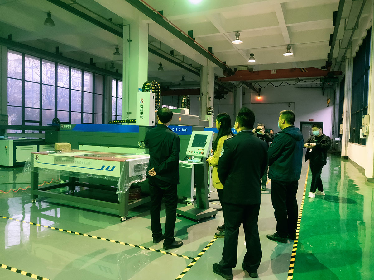 洛阳市管委会领导一行人莅临我司检查并指导工作