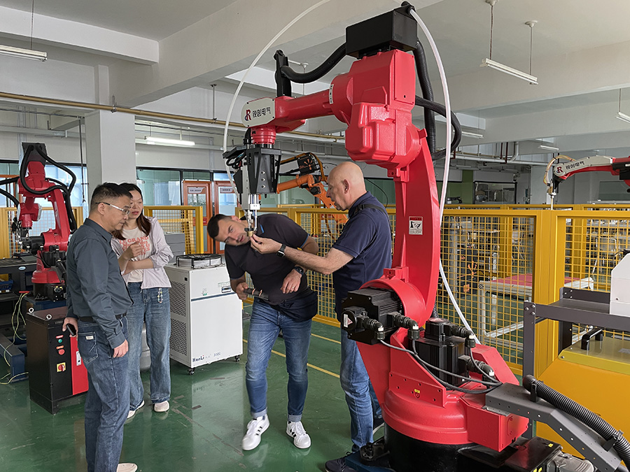 意大利客户来我厂参观考察